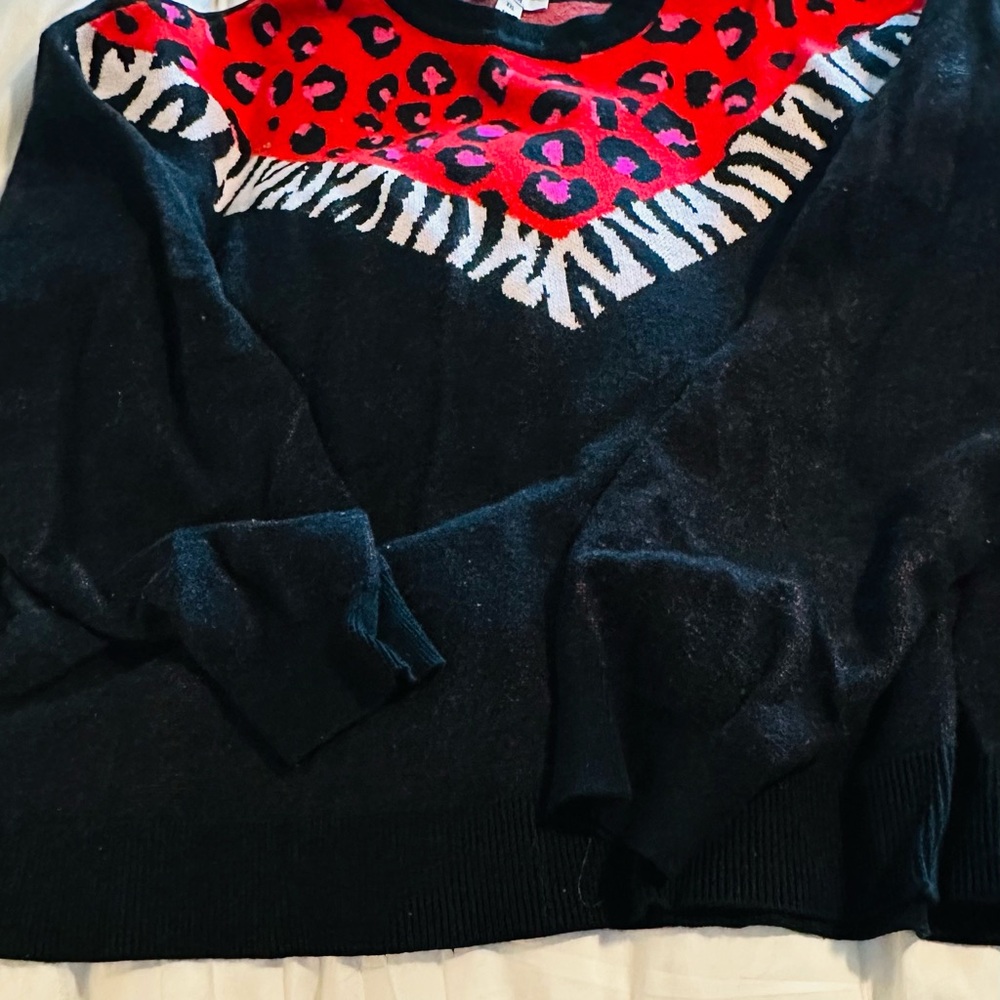 Stylish Black and Red Animal Print Women's Sweater